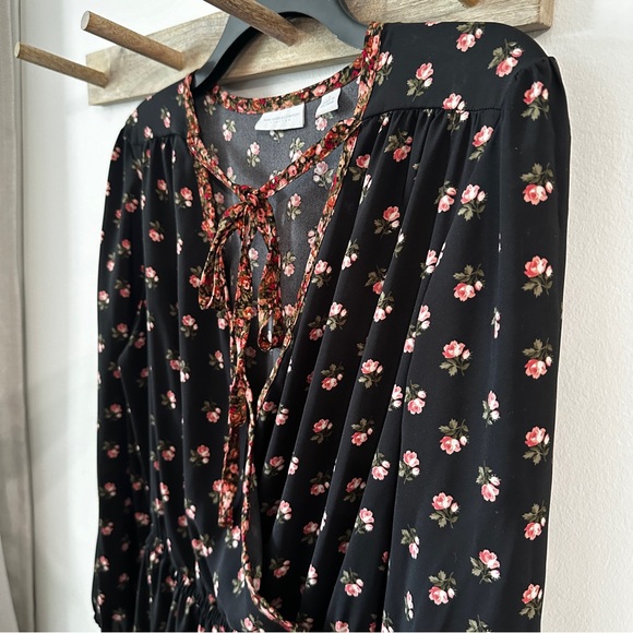 NEW YORK AND COMPANY | Women’s Navy Ditsy Floral Dress size Small - Picture 5 of 9